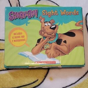 Scholastic Scooby-Doo Sight Words Set with Blue and Green Cover